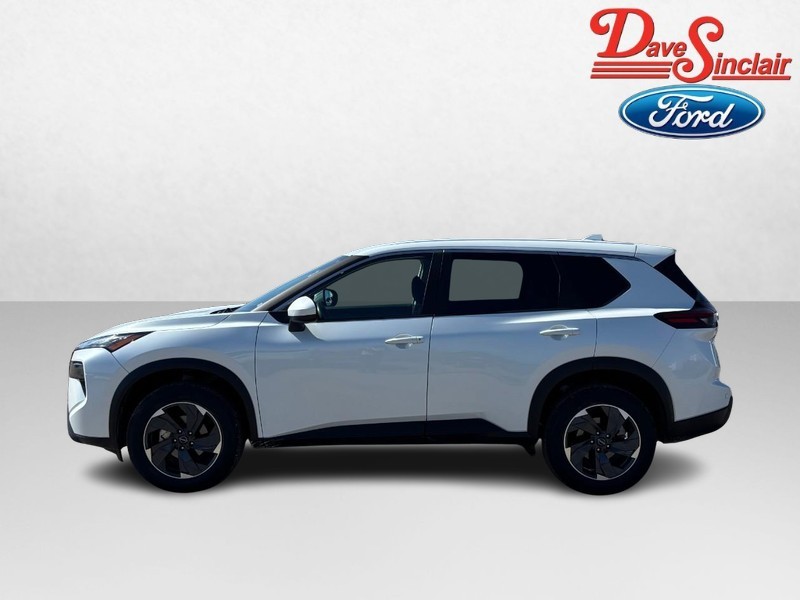 Nissan Rogue Vehicle Image 10