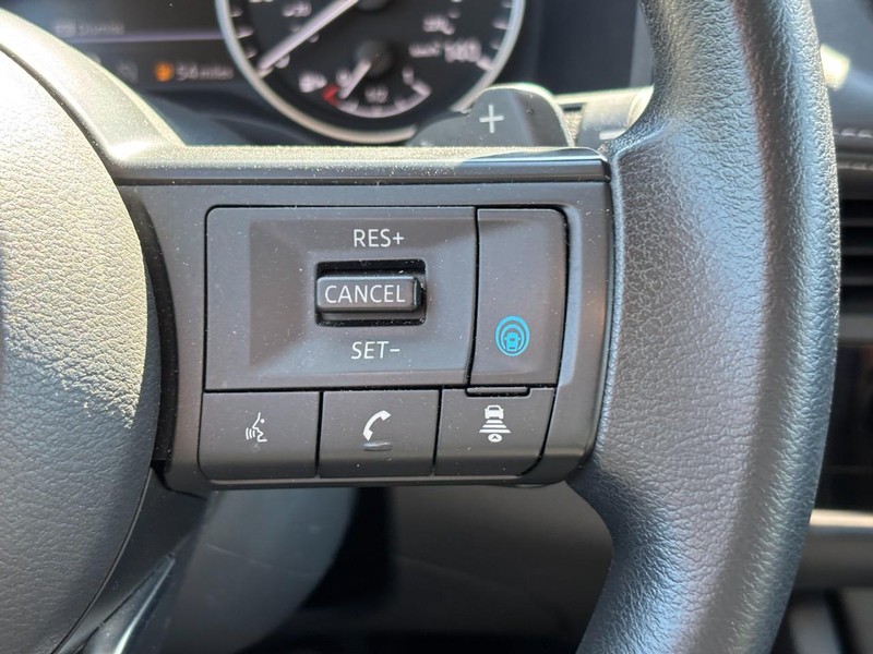 Nissan Rogue Vehicle Image 19