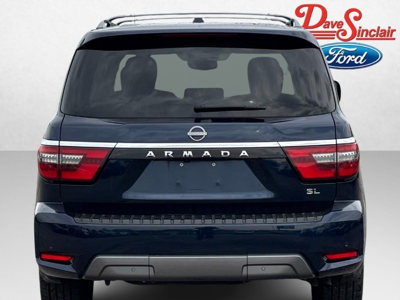 Nissan Armada Vehicle Full-screen Gallery Image 08