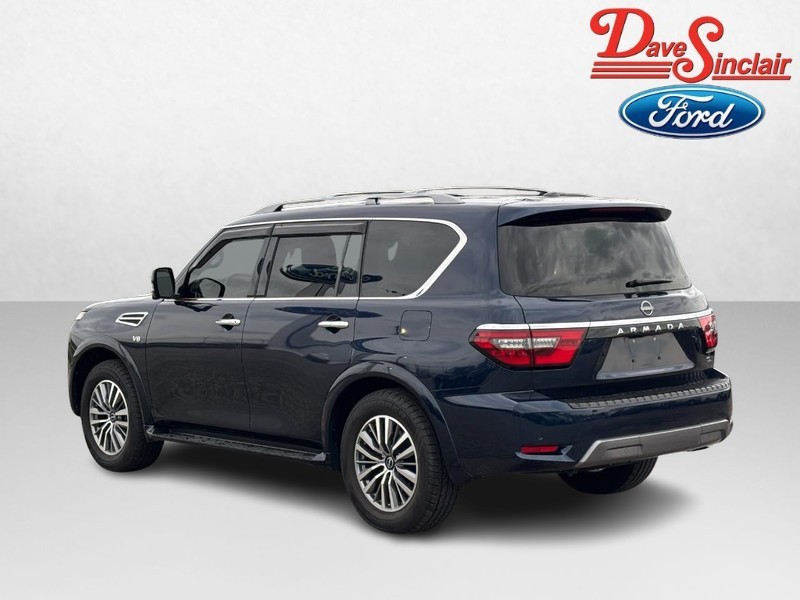 Nissan Armada Vehicle Full-screen Gallery Image 09