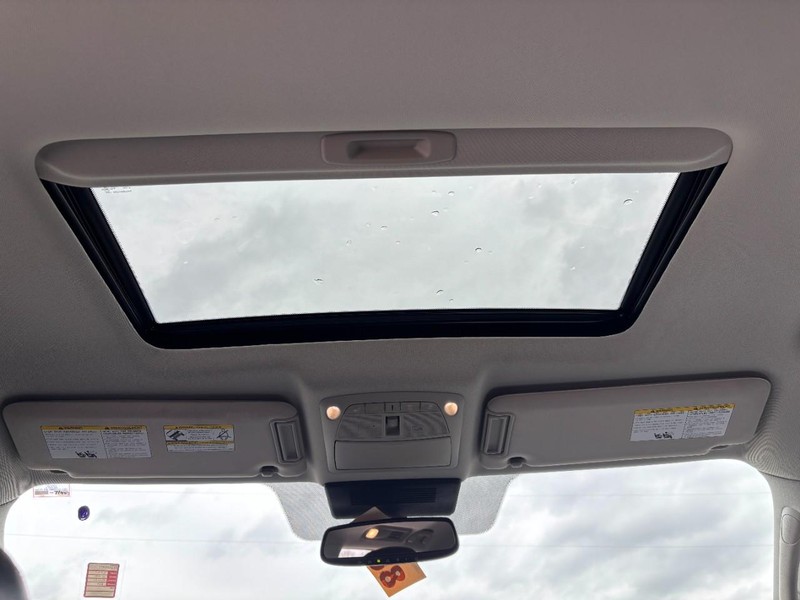 Nissan Armada Vehicle Full-screen Gallery Image 14