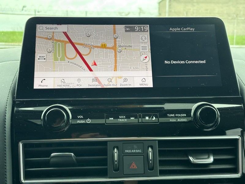 Nissan Armada Vehicle Full-screen Gallery Image 24