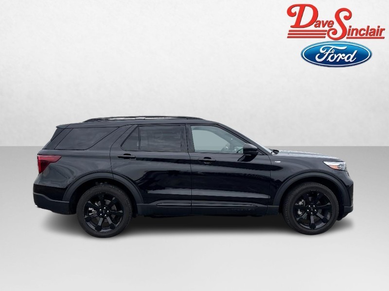 Ford Explorer Vehicle Image 05