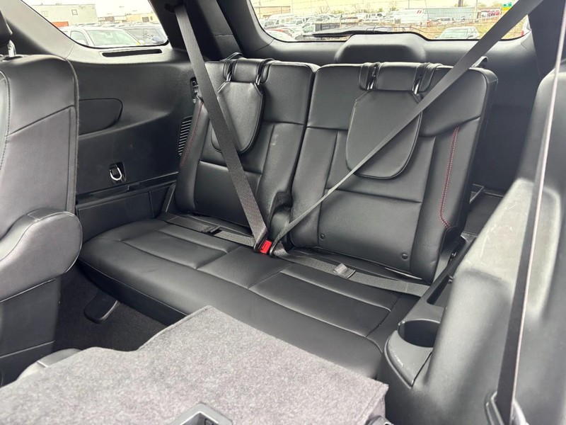 Ford Explorer Vehicle Image 12
