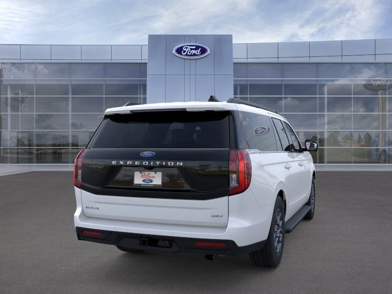 Ford Expedition Max Vehicle Full-screen Gallery Image 10