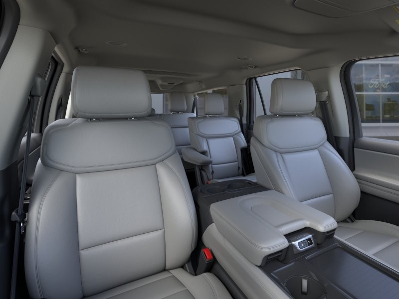 Ford Expedition Max Vehicle Full-screen Gallery Image 12