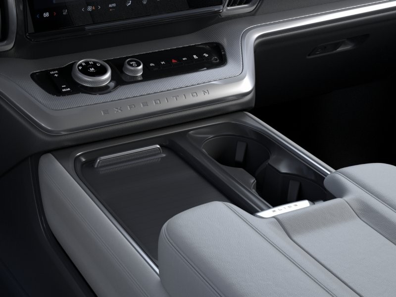 Ford Expedition Max Vehicle Full-screen Gallery Image 17