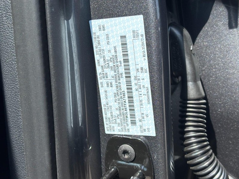 Ford F-150 Vehicle Full-screen Gallery Image 26