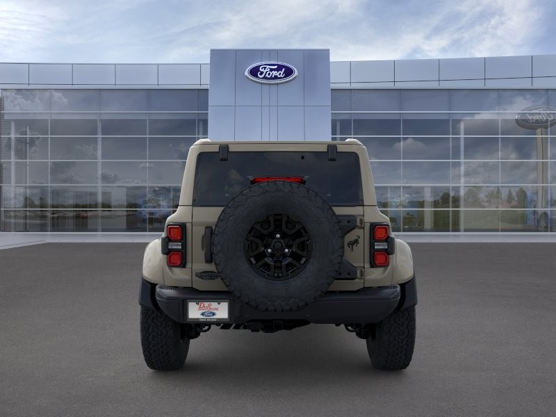 Ford Bronco Vehicle Full-screen Gallery Image 07