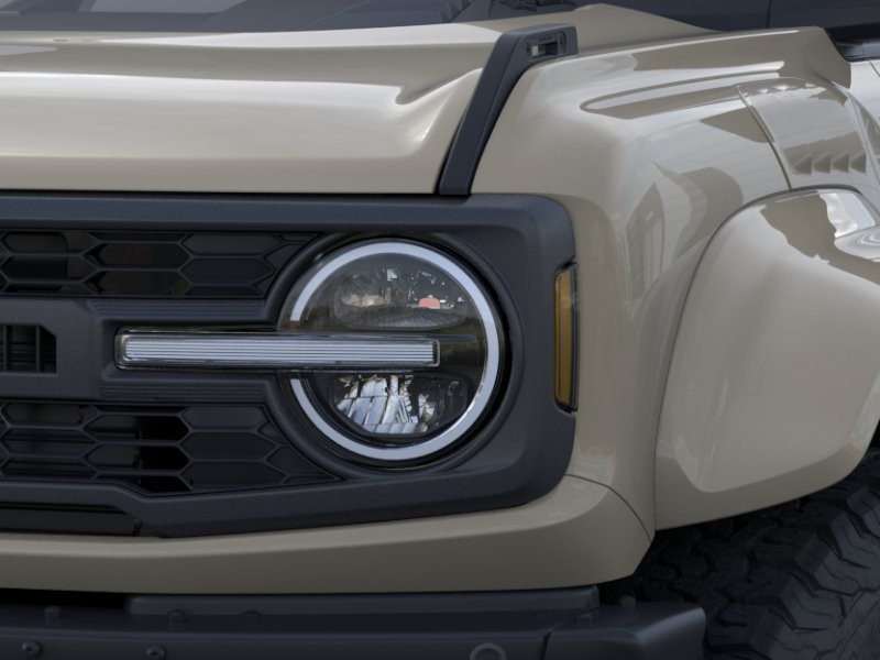 Ford Bronco Vehicle Full-screen Gallery Image 22