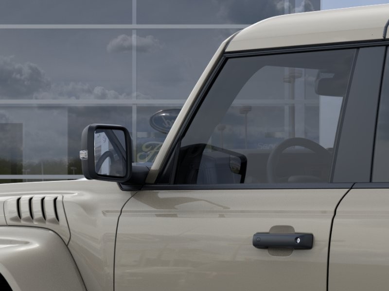 Ford Bronco Vehicle Full-screen Gallery Image 24