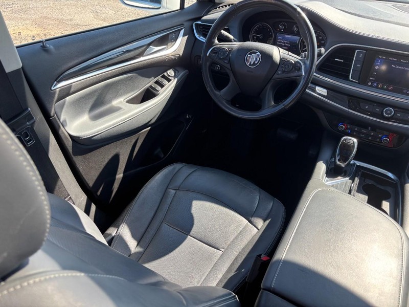 Buick Enclave Vehicle Image 14