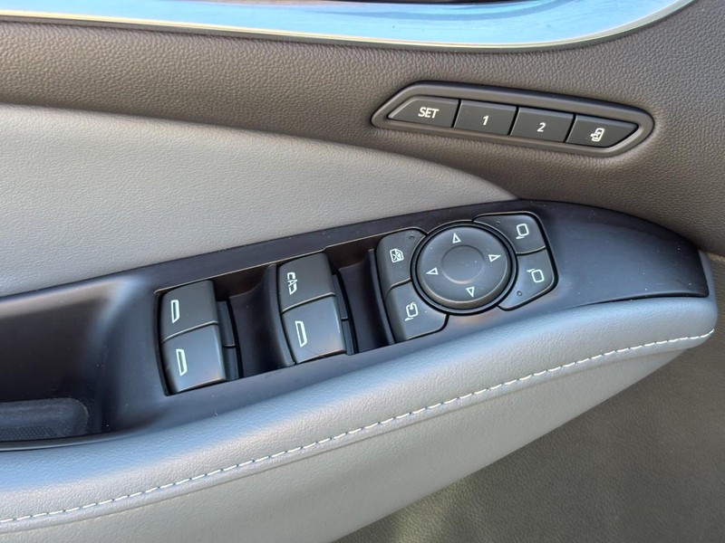 Buick Enclave Vehicle Image 18