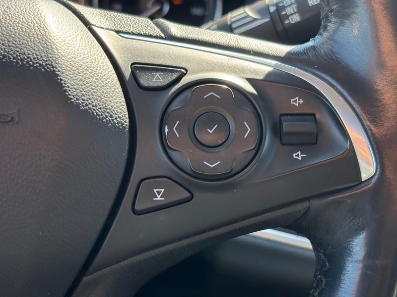 Buick Enclave Vehicle Image 20