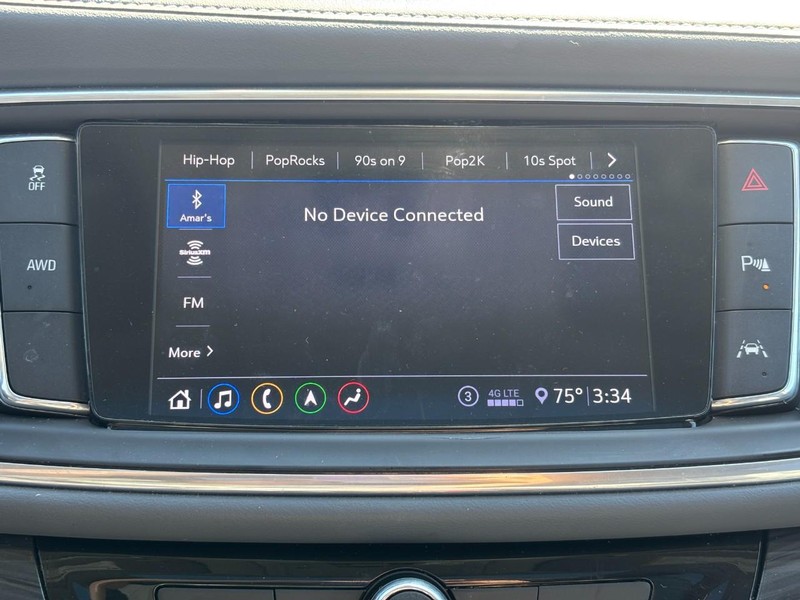 Buick Enclave Vehicle Image 22