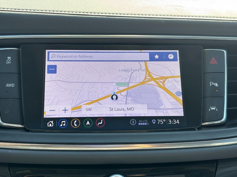 Buick Enclave Vehicle Image 23