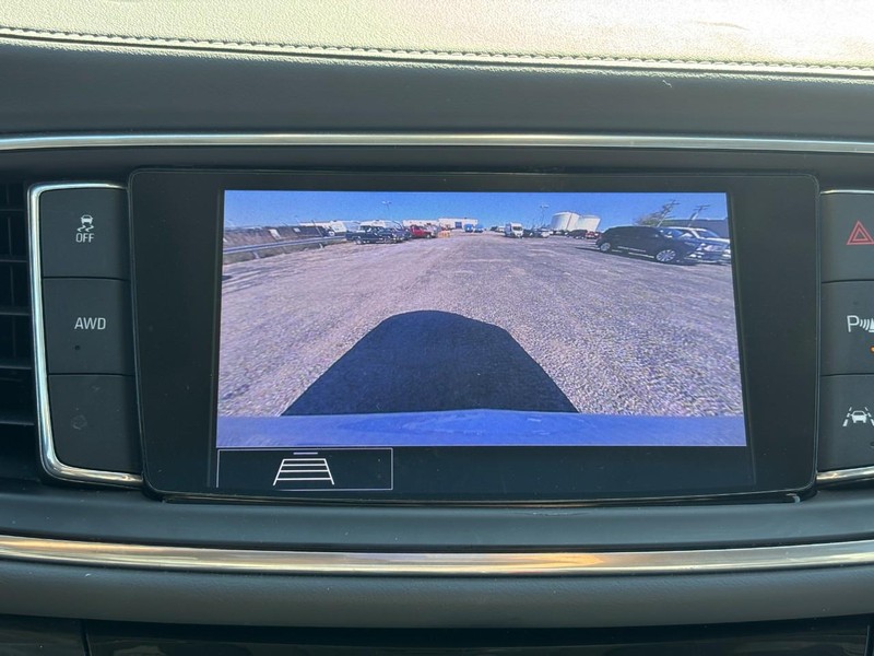 Buick Enclave Vehicle Image 24