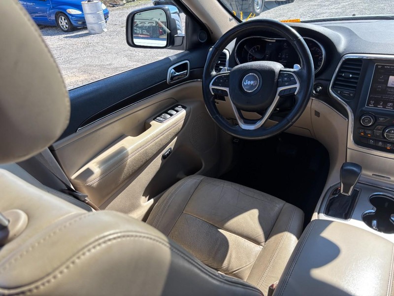 Jeep Grand Cherokee Vehicle Full-screen Gallery Image 14