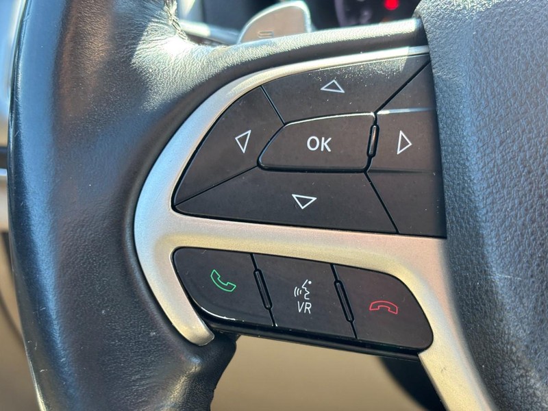 Jeep Grand Cherokee Vehicle Full-screen Gallery Image 20