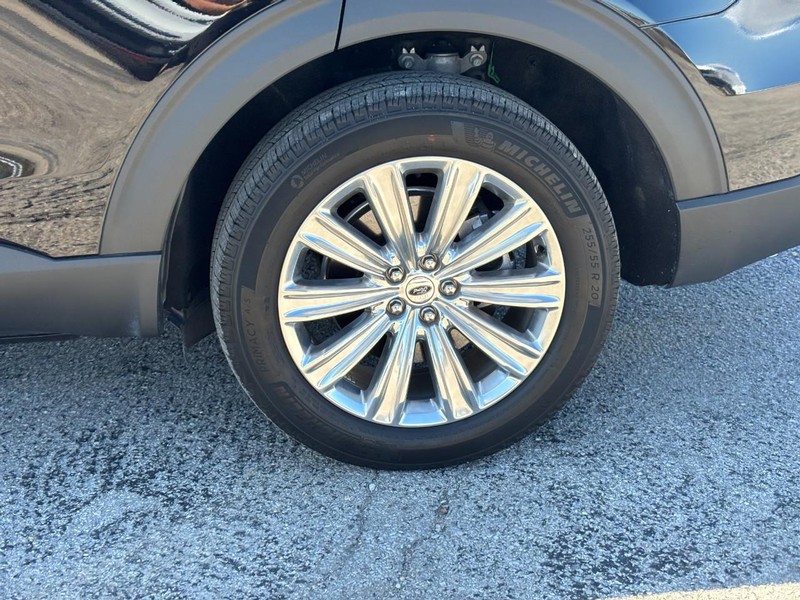 Ford Explorer Vehicle Full-screen Gallery Image 11