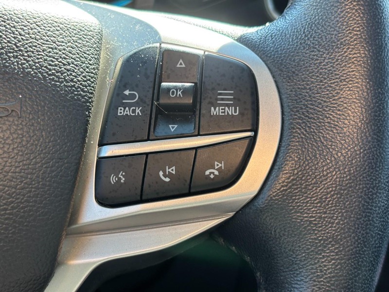 Ford Explorer Vehicle Full-screen Gallery Image 20