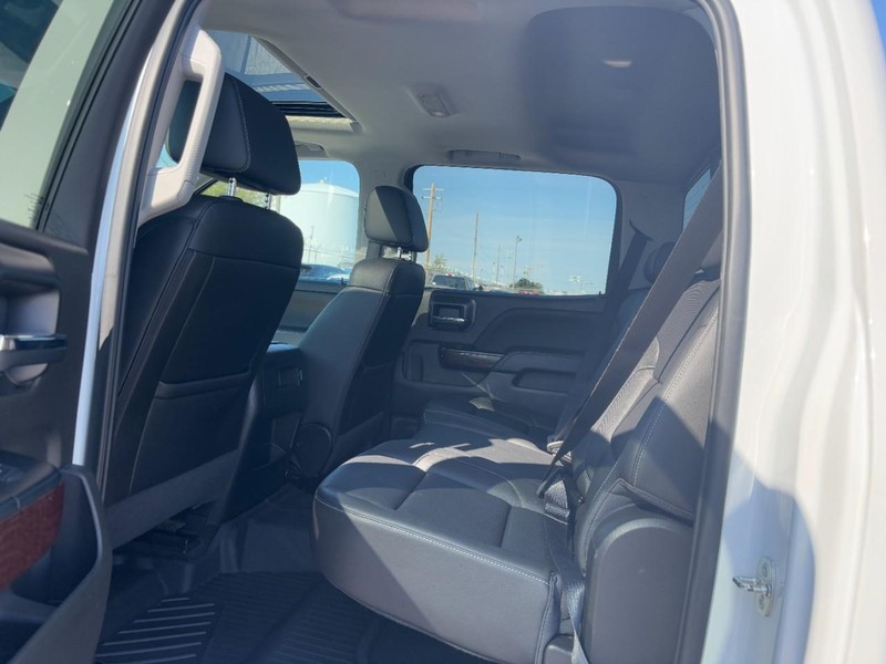 GMC Sierra 1500 Vehicle Image 12