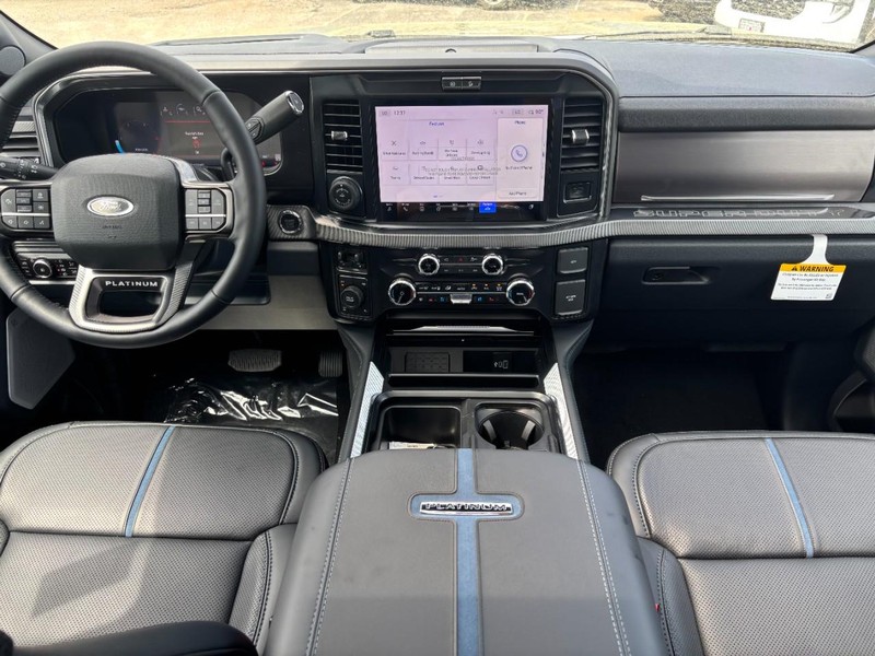Ford Super Duty F-250 SRW Vehicle Image 14