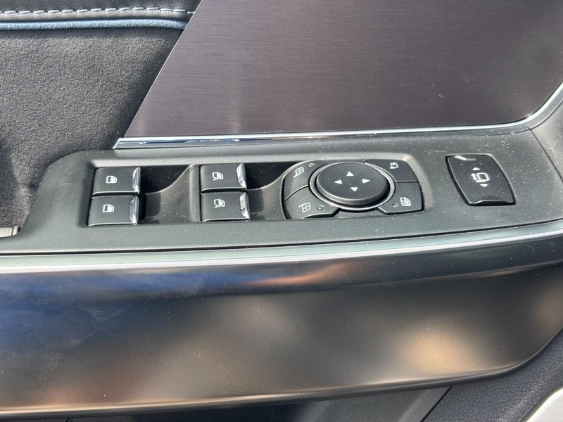 Ford Super Duty F-250 SRW Vehicle Image 17
