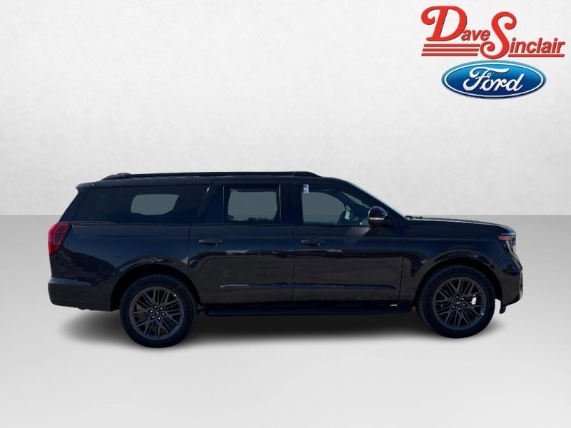 Ford Expedition Max Vehicle Full-screen Gallery Image 05