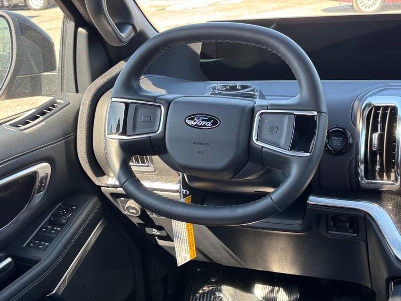 Ford Expedition Max Vehicle Full-screen Gallery Image 15
