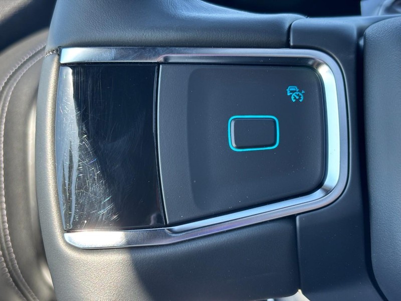 Ford Expedition Max Vehicle Full-screen Gallery Image 20