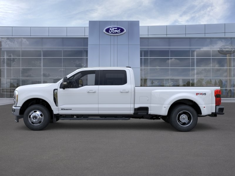 Ford Super Duty F-350 DRW Vehicle Image 04