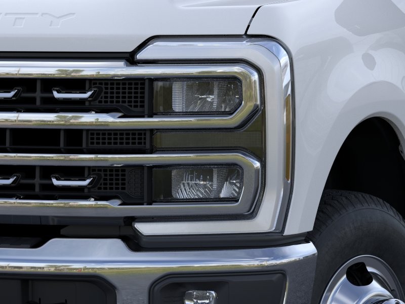 Ford Super Duty F-350 DRW Vehicle Image 20