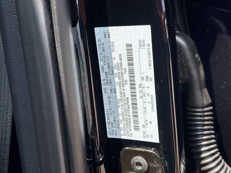 Ford F-150 Vehicle Full-screen Gallery Image 26