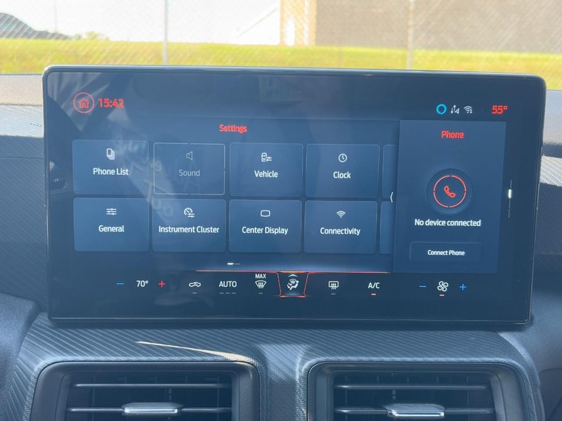 Ford Mustang Vehicle Full-screen Gallery Image 19