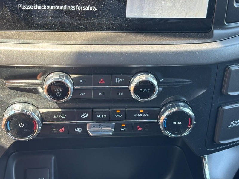 Ford F-150 Vehicle Full-screen Gallery Image 25