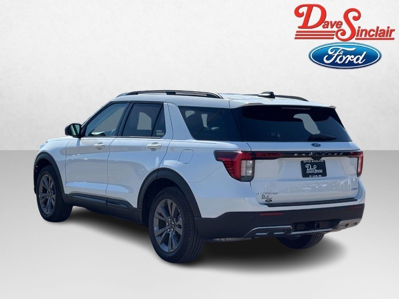 Ford Explorer Vehicle Image 09