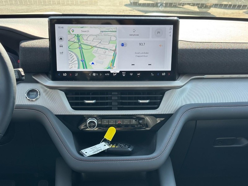 Ford Explorer Vehicle Image 16