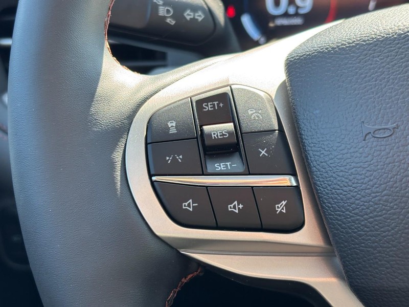 Ford Explorer Vehicle Image 20