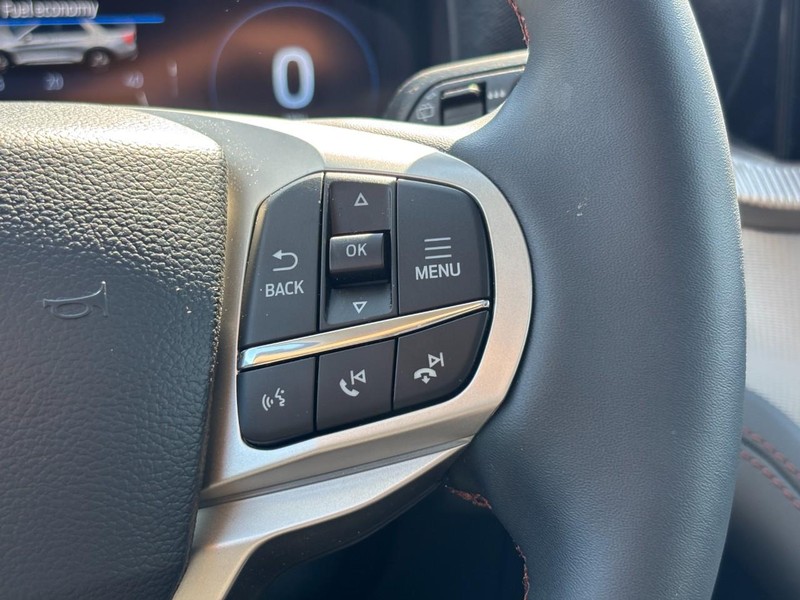 Ford Explorer Vehicle Image 21