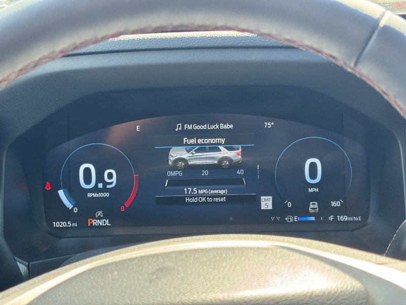 Ford Explorer Vehicle Image 22