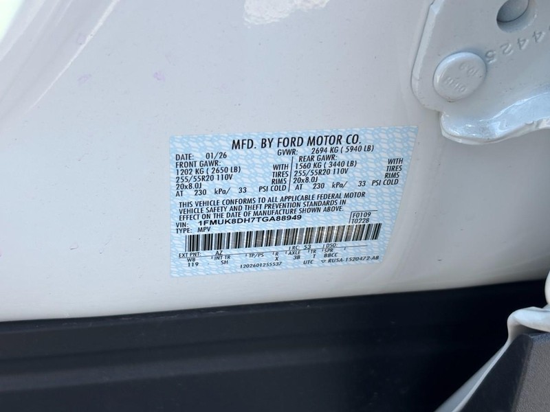 Ford Explorer Vehicle Image 25