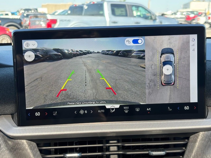 Ford Explorer Vehicle Image 24