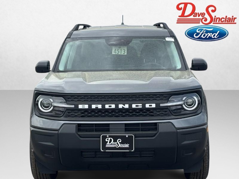 Ford Bronco Sport Vehicle Full-screen Gallery Image 02