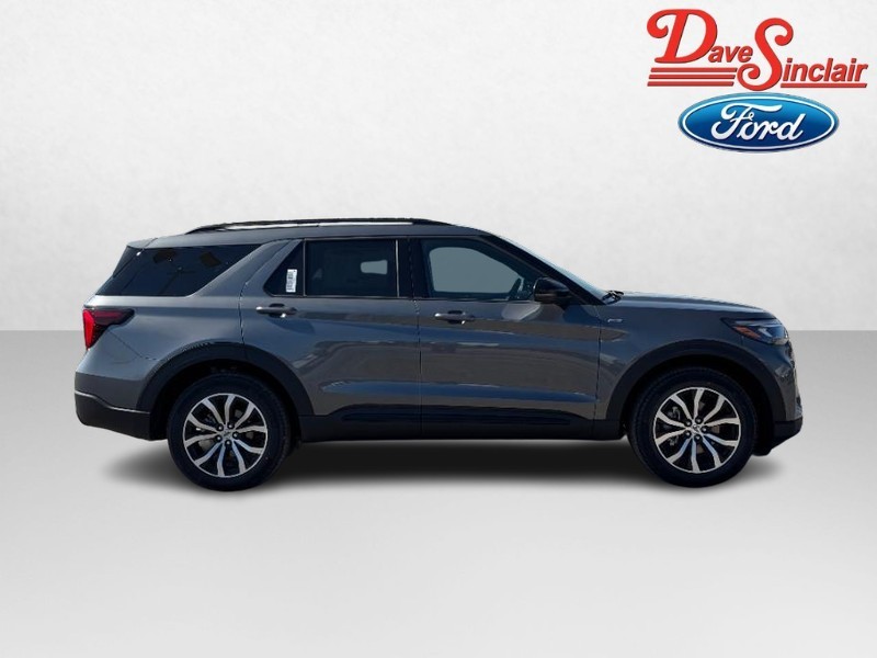 Ford Explorer Vehicle Image 07