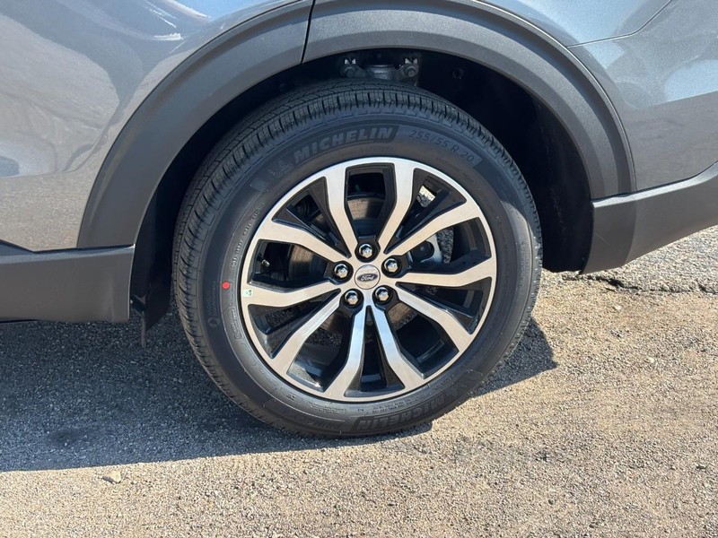 Ford Explorer Vehicle Image 12