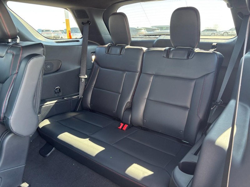 Ford Explorer Vehicle Image 13