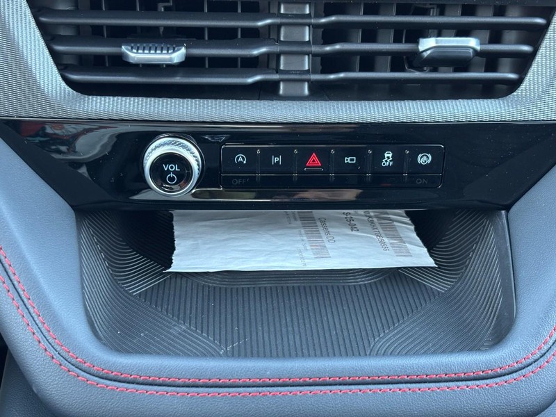 Ford Explorer Vehicle Image 26
