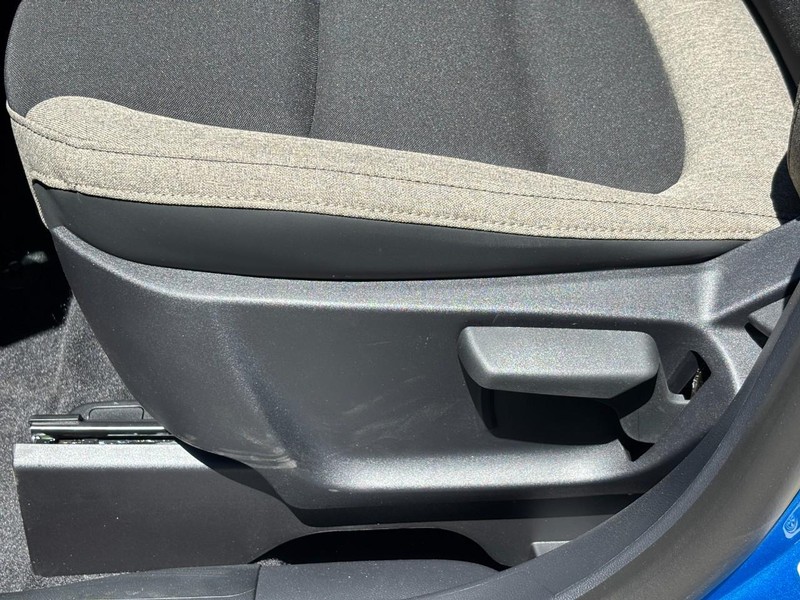 Ford Bronco Sport Vehicle Full-screen Gallery Image 16