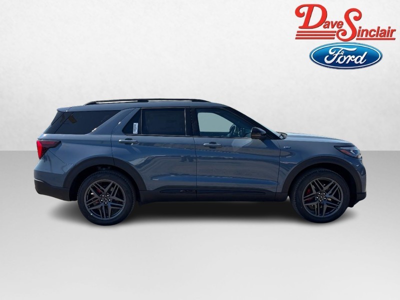 Ford Explorer Vehicle Full-screen Gallery Image 05